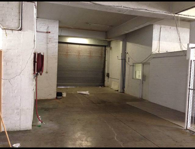 1,012M² FACTORY TO LET IN PAARDEN EILAND